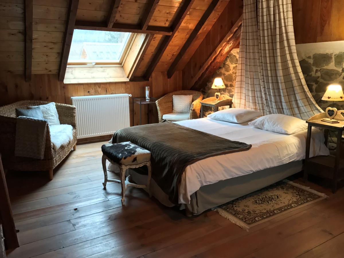 Bed and Breakfast La Cle Des Bois Ле-Бур-д'Уазан Екстер'єр фото