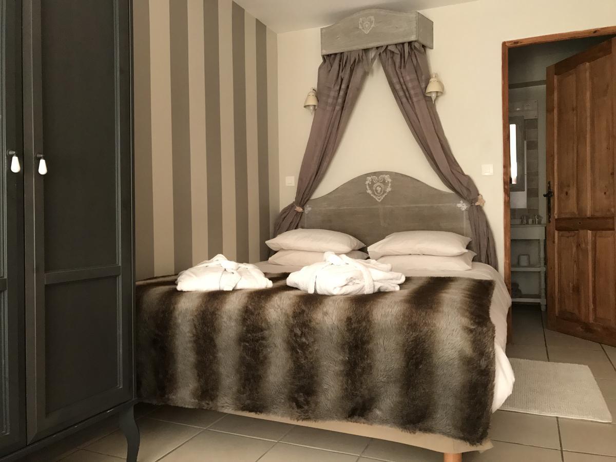 Bed and Breakfast La Cle Des Bois Ле-Бур-д'Уазан Екстер'єр фото